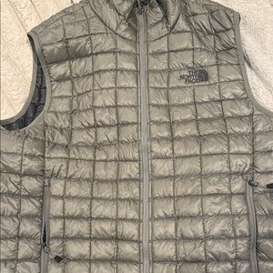 The North Face Men's Silver Quilted Vest